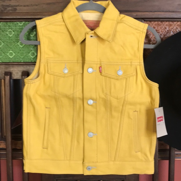 Levi’s mustard yellow vest gray stitching NWT Med. - Picture 1 of 8
